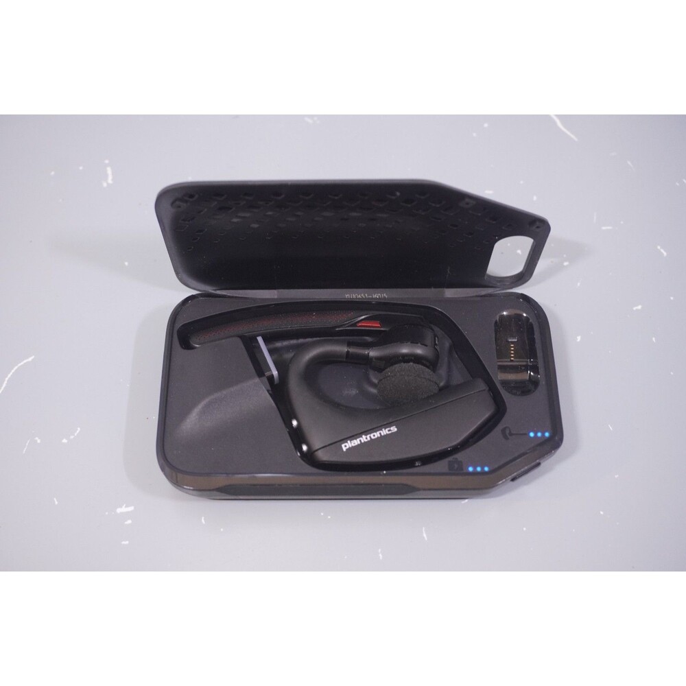 Plantronics Voyager 5200 UC Black Bluetooth Headset And Power Bank